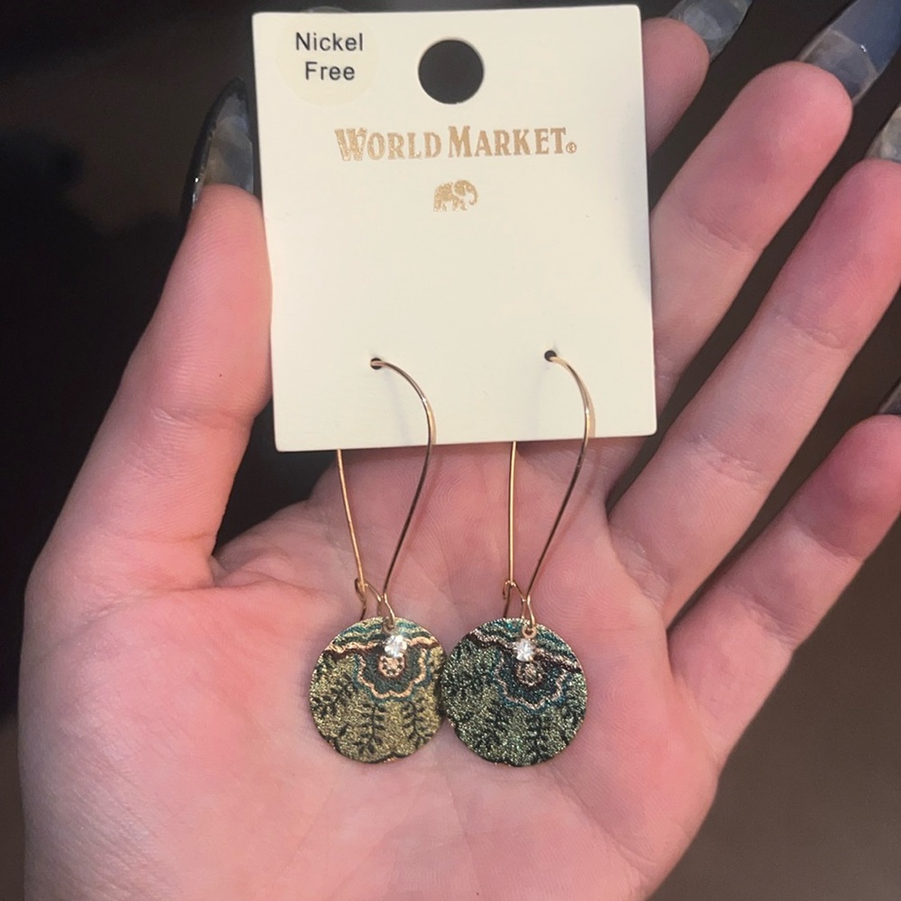 Dangle earrings